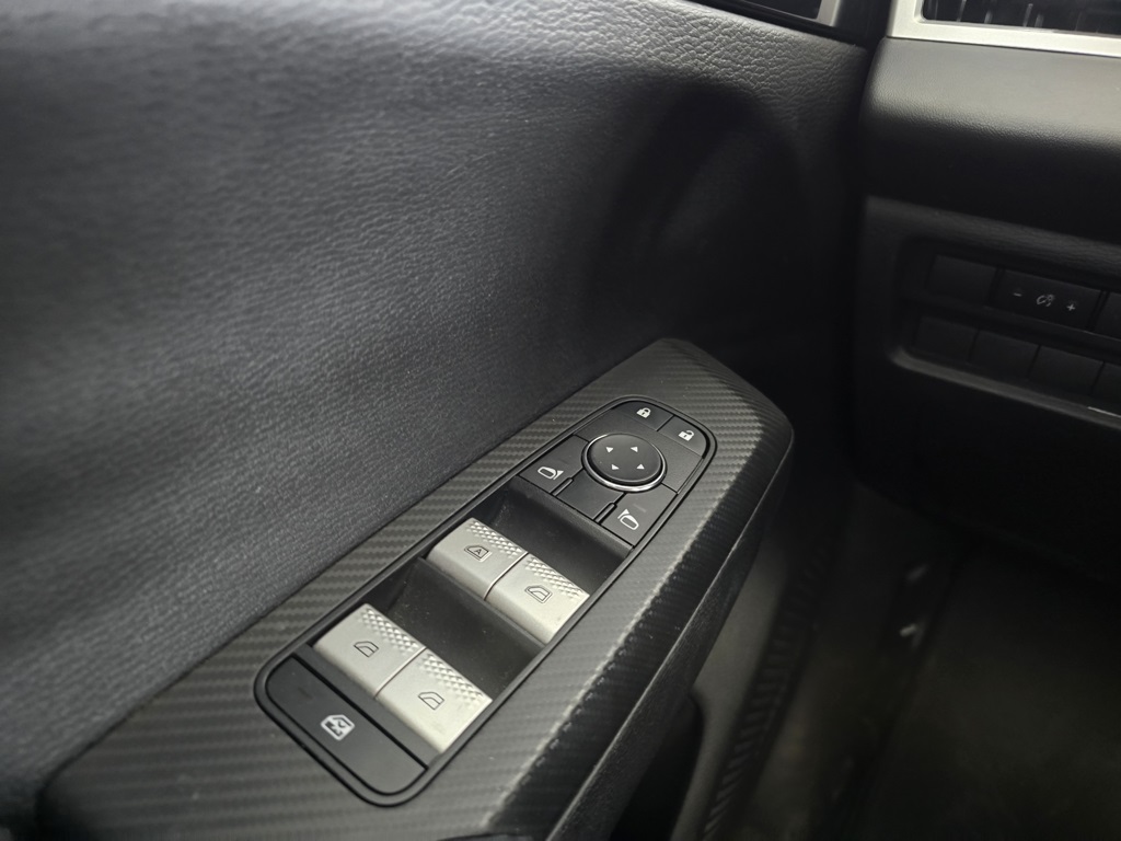 Thumbnail: 2024 Mitsubishi Outlander - 10