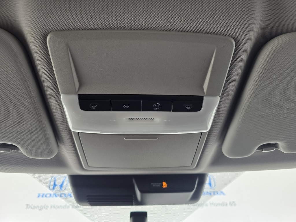 Thumbnail: 2024 Mitsubishi Outlander - 12