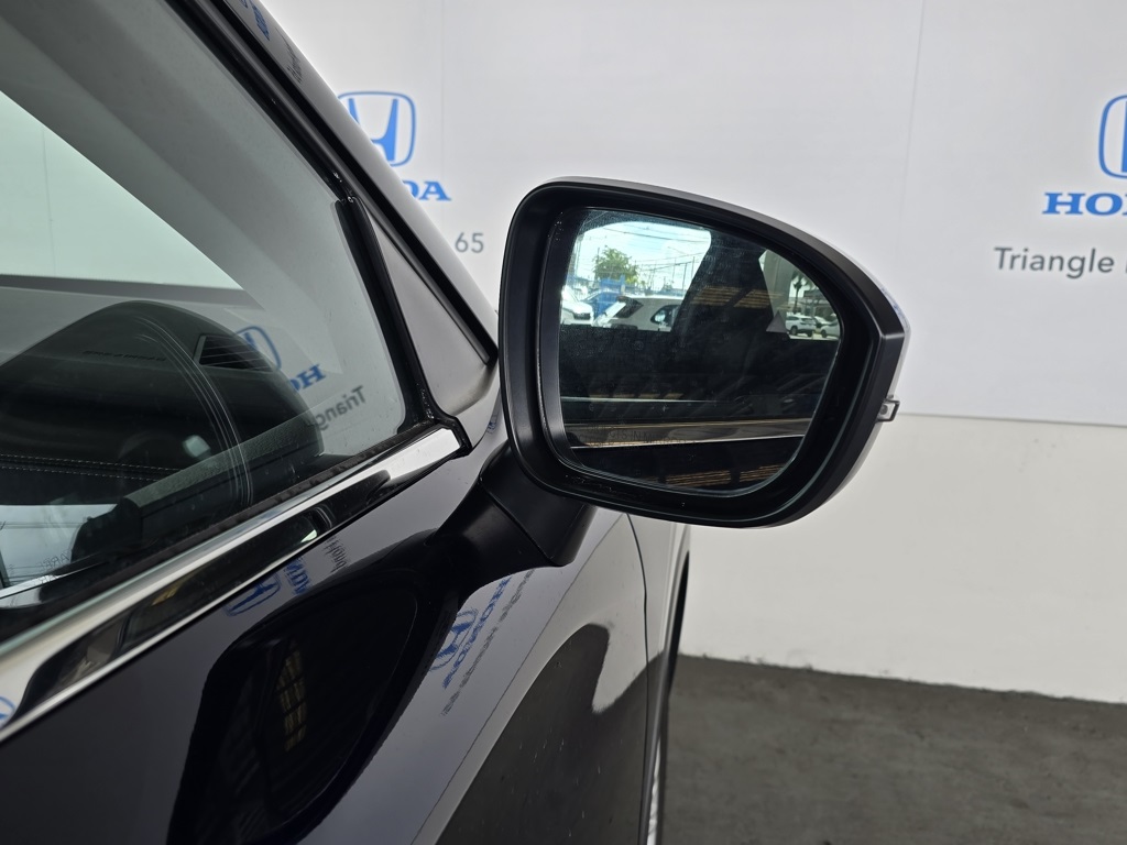 Thumbnail: 2024 Mitsubishi Outlander - 25