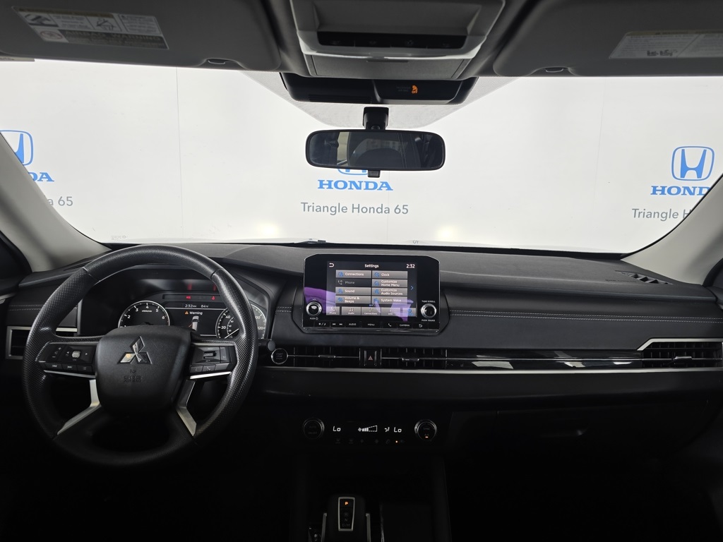 Thumbnail: 2024 Mitsubishi Outlander - 6