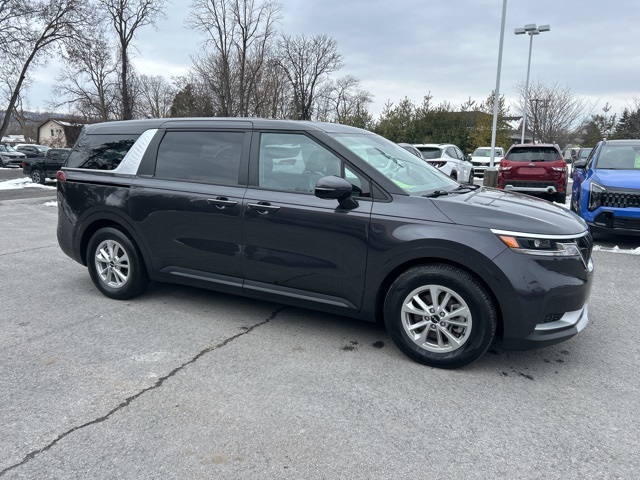 2024 Kia Carnival LX FWD