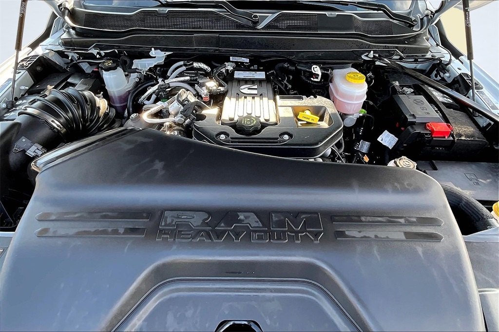 2025 Ram 2500 Limited White at River Oaks CDJR