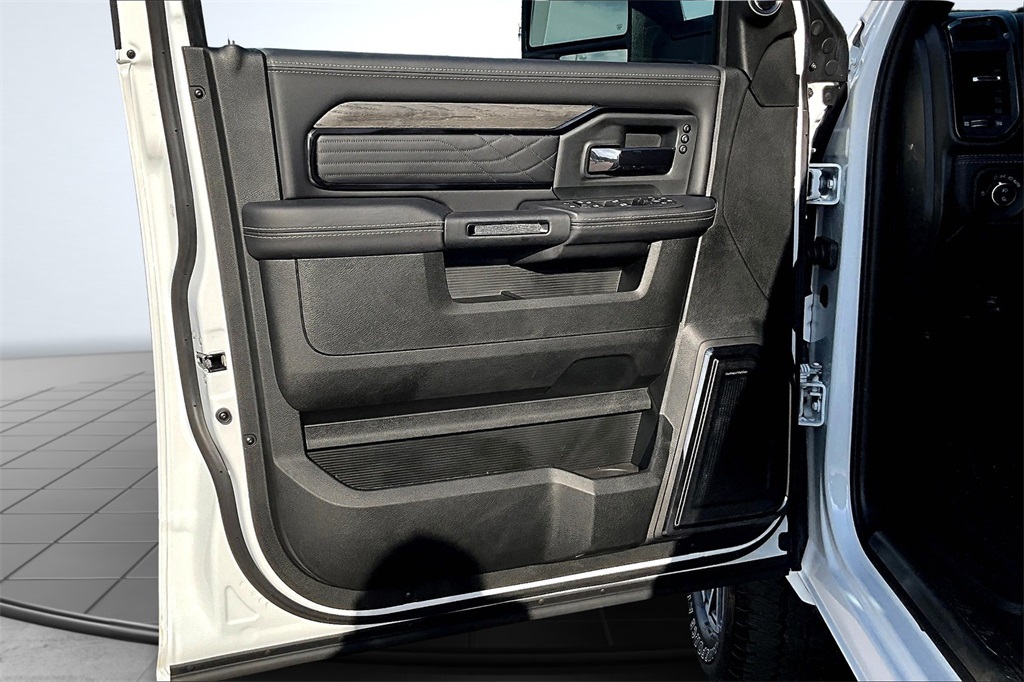 2025 Ram 2500 Limited White at River Oaks CDJR