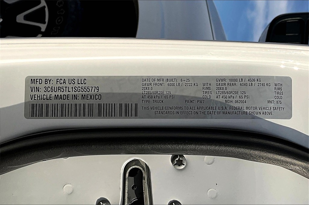 2025 Ram 2500 Limited White at River Oaks CDJR