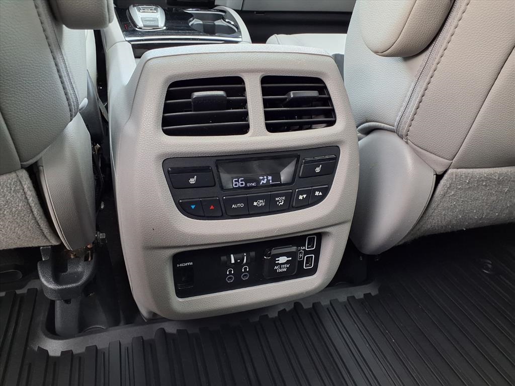 2019 Honda Pilot Touring Gray at Autostrade