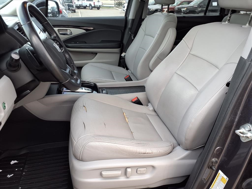 2019 Honda Pilot Touring Gray at Autostrade