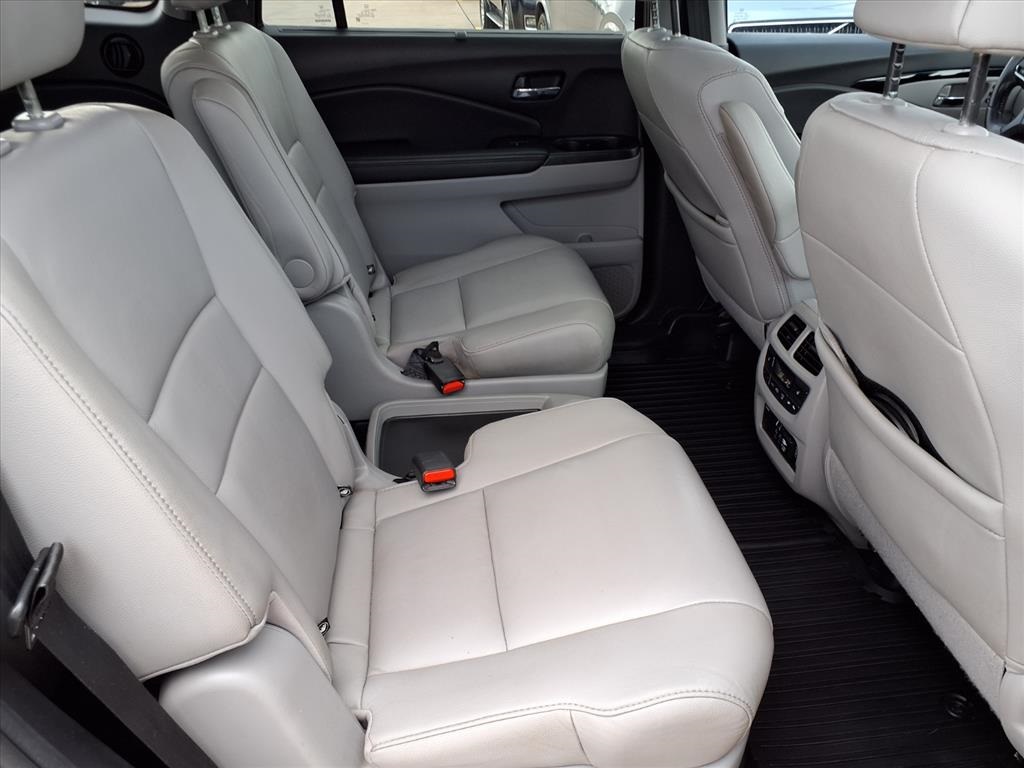 2019 Honda Pilot Touring Gray at Autostrade