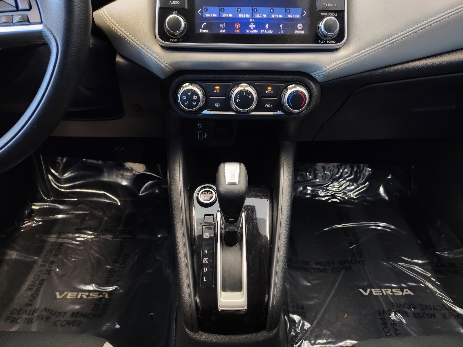 Used Car 2020 Nissan Versa  1.6 Sv For Sale Under $15,000 In San Antonio, Texas