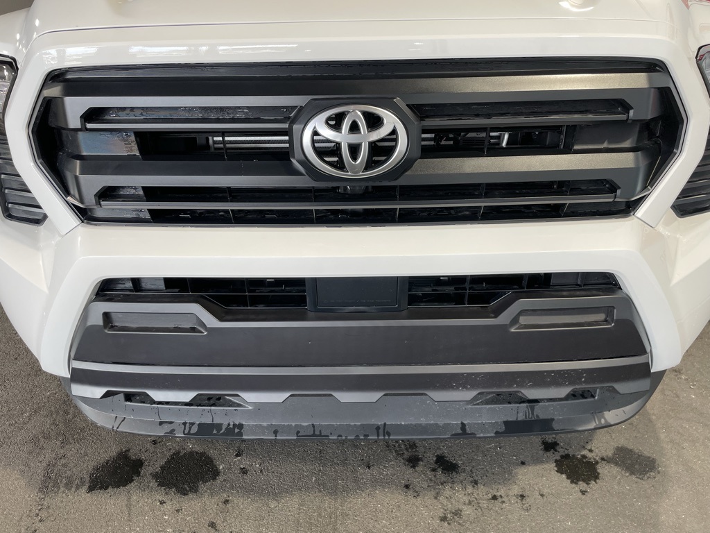 Thumbnail: 2025 Toyota Tacoma - 10