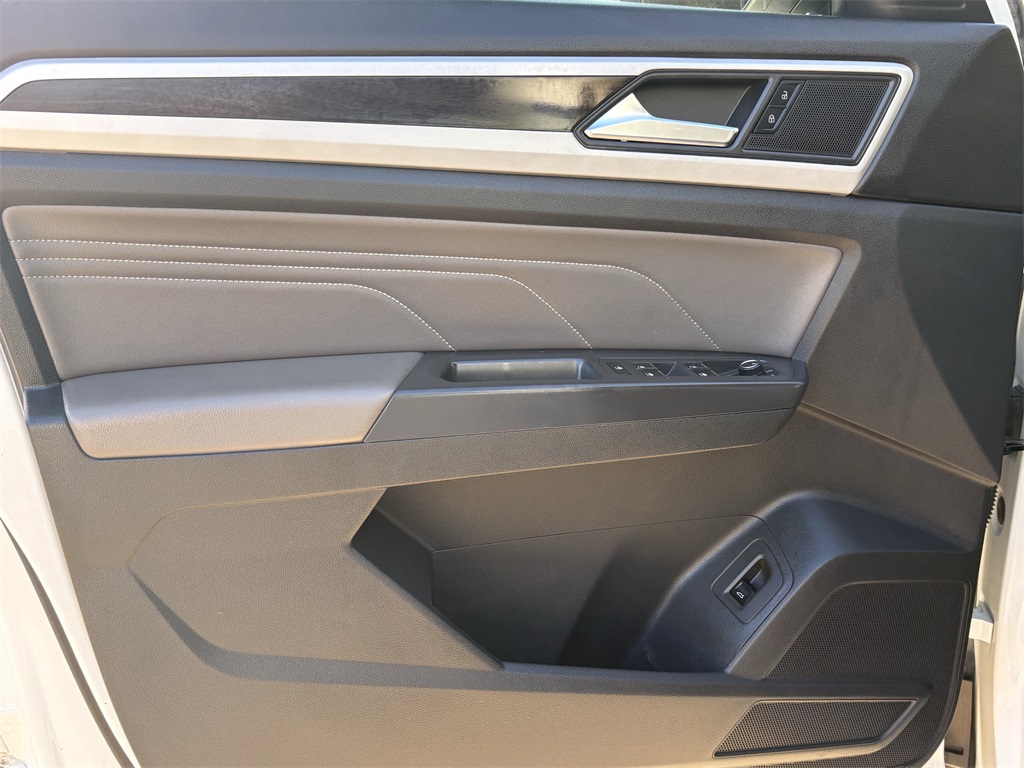 2023 Volkswagen Atlas 3.6L V6 SE w/Technology White at DeMontrond Auto Country