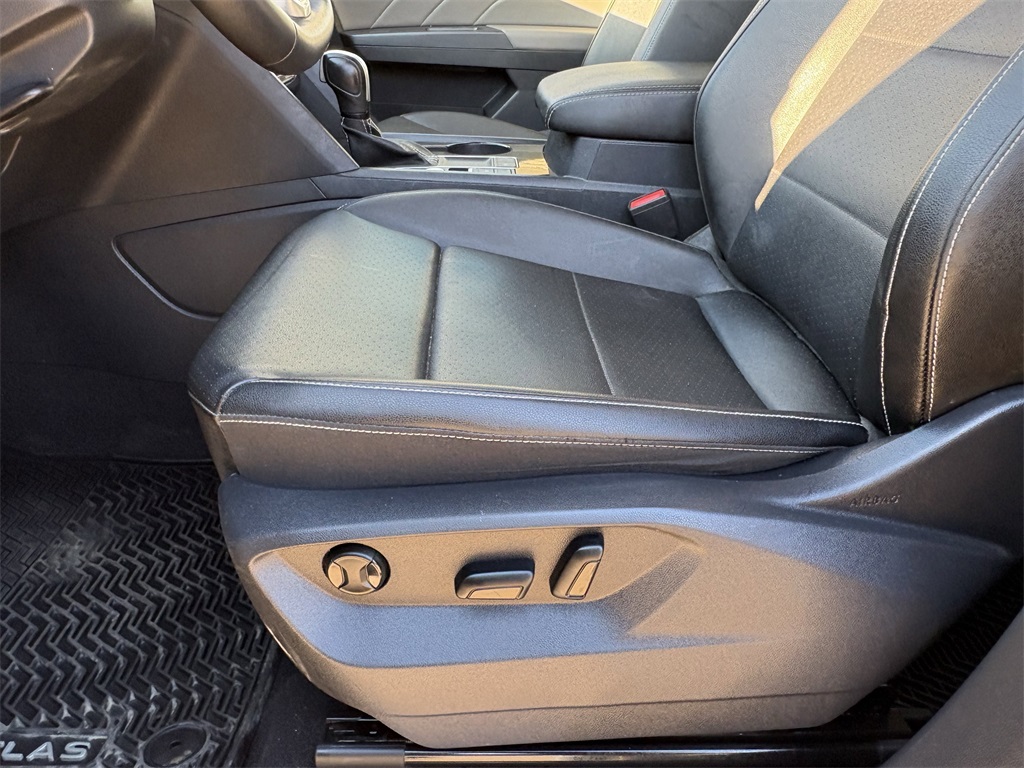 2023 Volkswagen Atlas 3.6L V6 SE w/Technology White at DeMontrond Auto Country