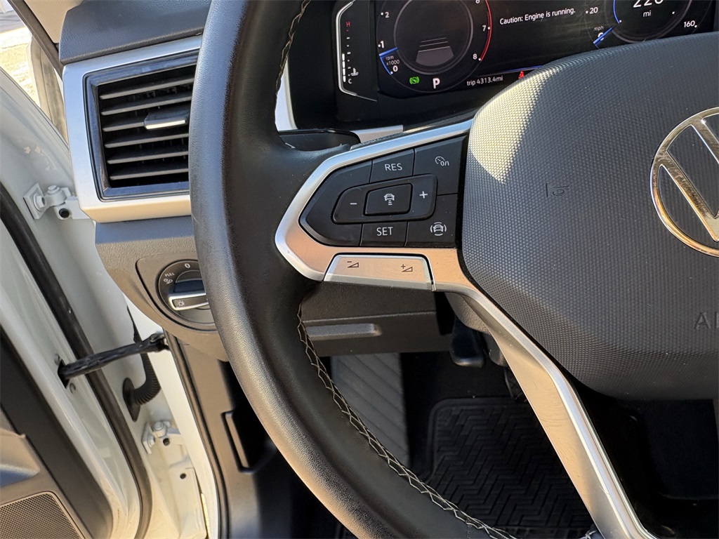 2023 Volkswagen Atlas 3.6L V6 SE w/Technology White at DeMontrond Auto Country