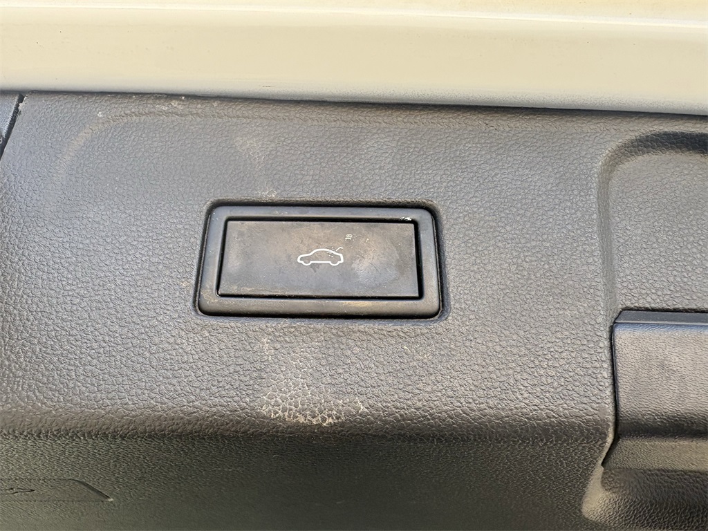 2023 Volkswagen Atlas 3.6L V6 SE w/Technology White at DeMontrond Auto Country