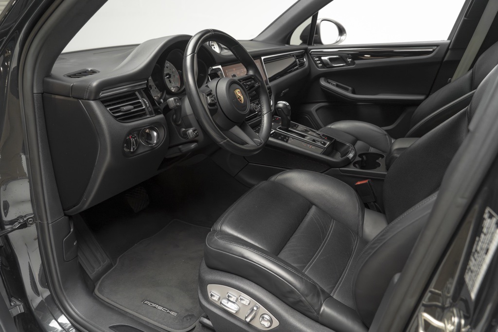2023 Porsche Macan - Thumbnail 4