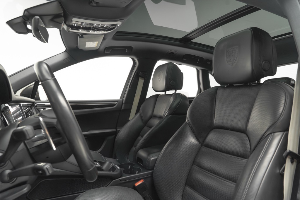 2023 Porsche Macan - Thumbnail 6