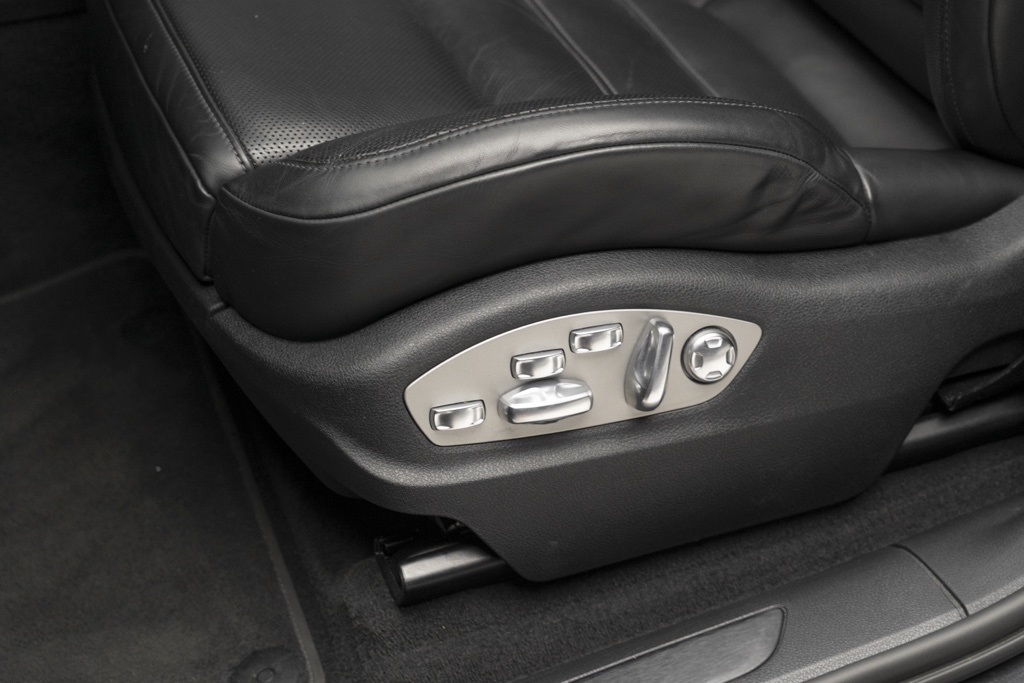 2023 Porsche Macan - Thumbnail 9