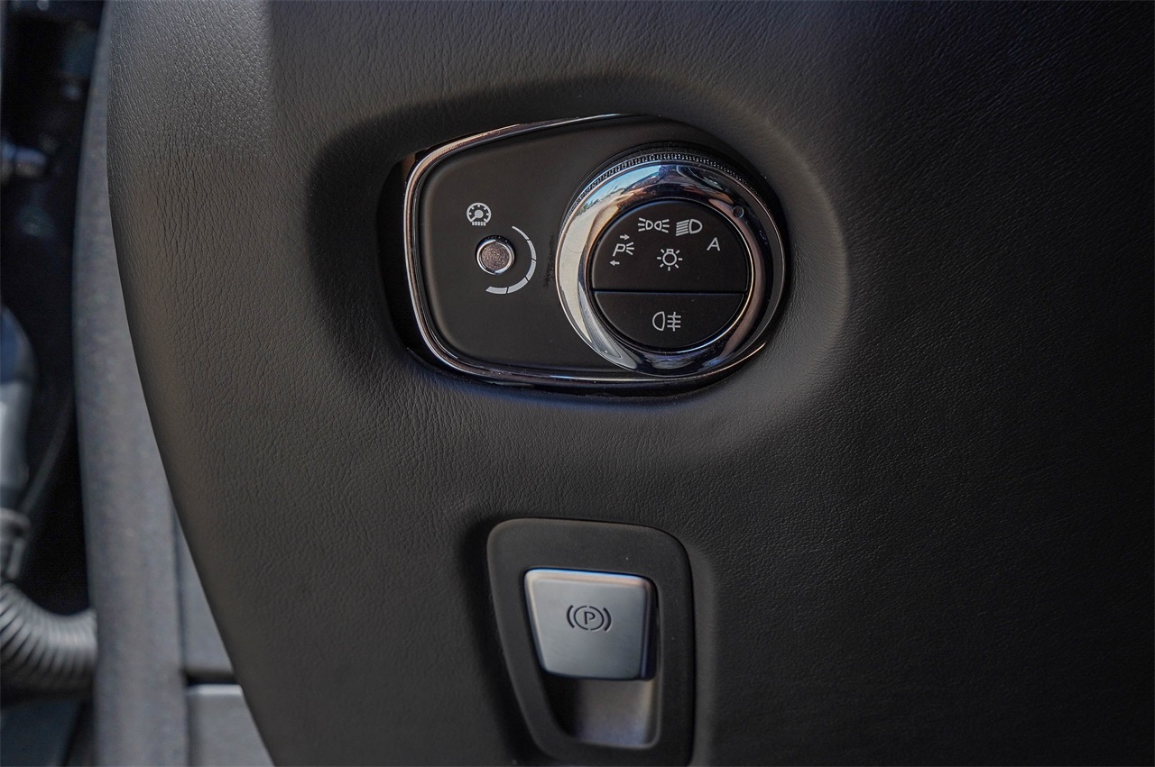 Used Car 2019 Aston Martin Dbs  Superleggera For Sale Under $220,000 In Austin, Texas