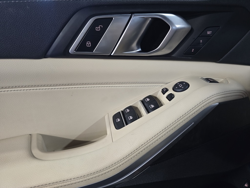 Thumbnail: 2022 BMW X5 - 13