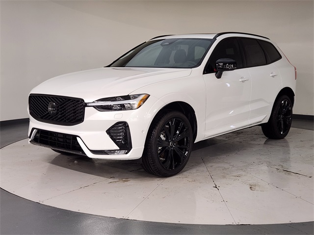 2026 Volvo XC60 B5 Ultra Black Edition