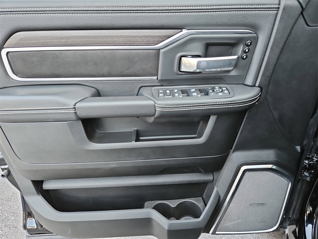 2025 Ram 2500 Laramie - 8