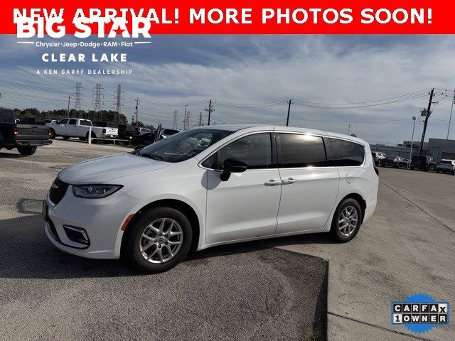 2024 Chrysler Pacifica Touring L White at Mac Haik CDJR North Houston