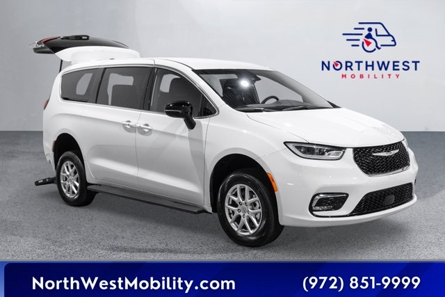 (RR197642) 2024 Chrysler Pacifica Touring