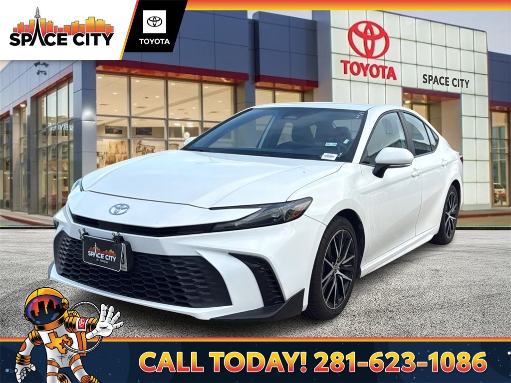 2025 Toyota Camry SE FWD