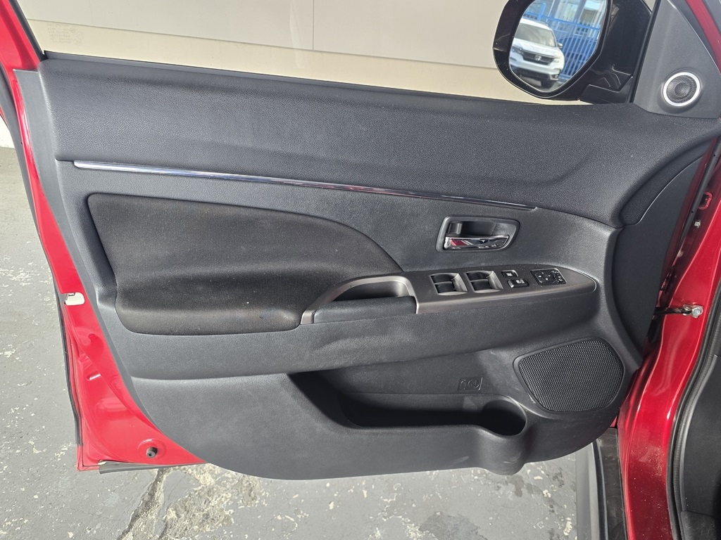 Thumbnail: 2020 Mitsubishi Outlander Sport - 15