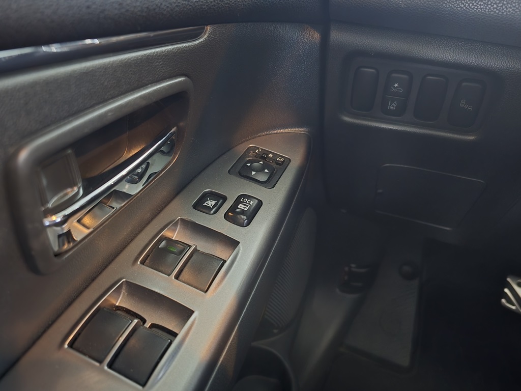 Thumbnail: 2020 Mitsubishi Outlander Sport - 16