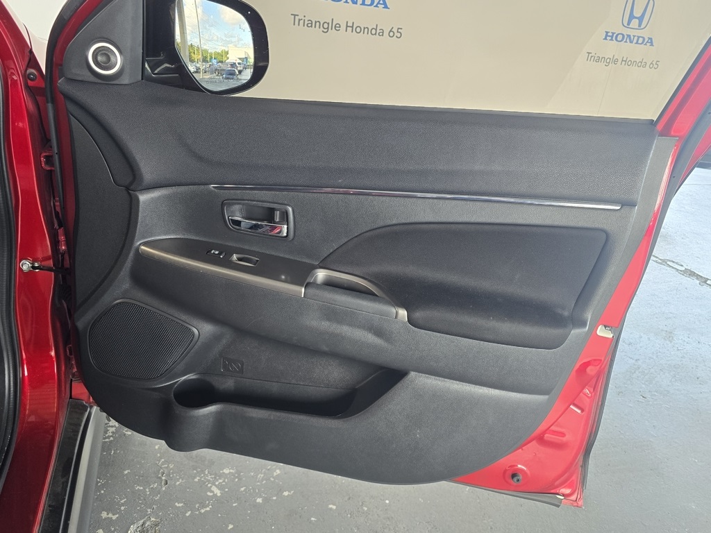 Thumbnail: 2020 Mitsubishi Outlander Sport - 17