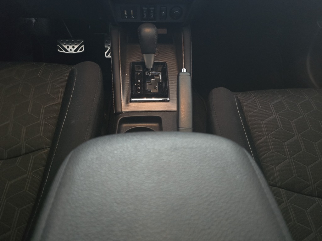 Thumbnail: 2020 Mitsubishi Outlander Sport - 24