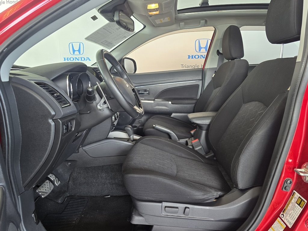 Thumbnail: 2020 Mitsubishi Outlander Sport - 9