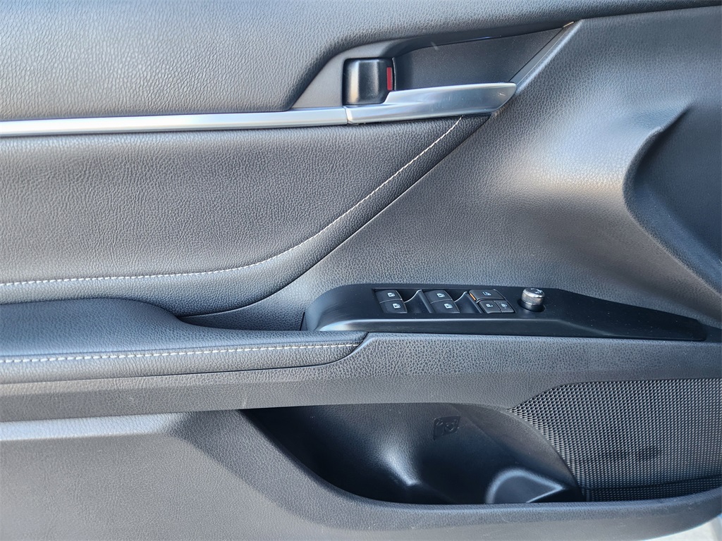 2018 Toyota Camry XSE Blue at Autostrade