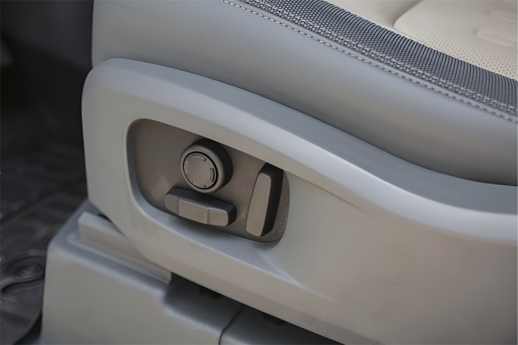 Used Car 2022 Land Rover Defender 110  X-dynamic Se For Sale Under $50,000 In Austin, Texas