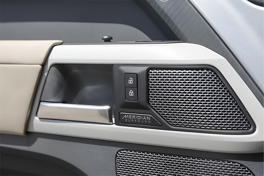 Used Car 2022 Land Rover Defender 110  X-dynamic Se For Sale Under $50,000 In Austin, Texas