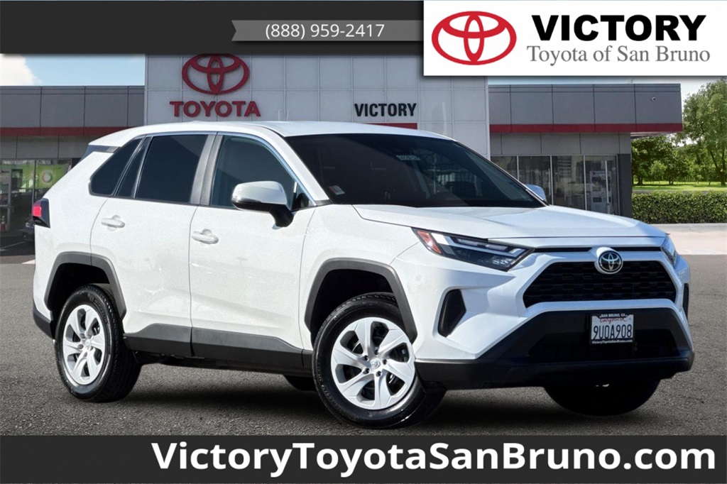 2025 Toyota RAV4 LE FWD