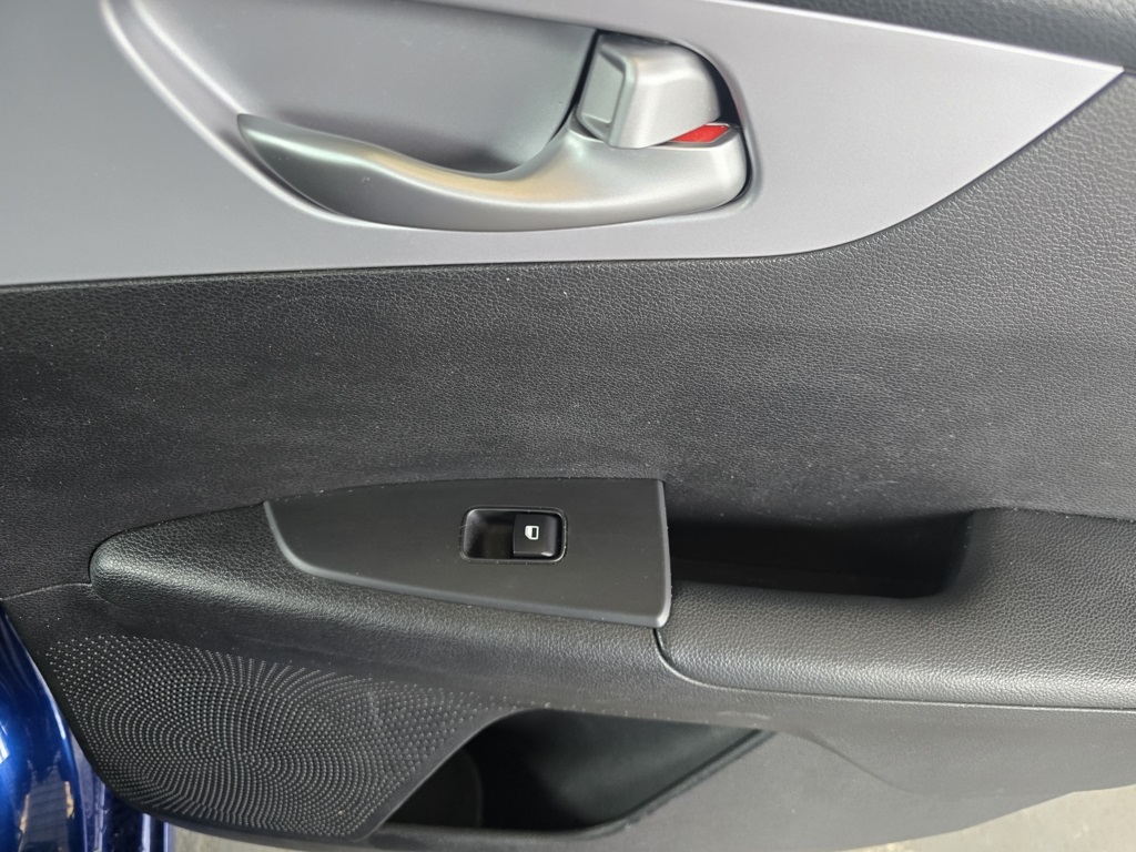 Thumbnail: 2024 Kia Forte - 17