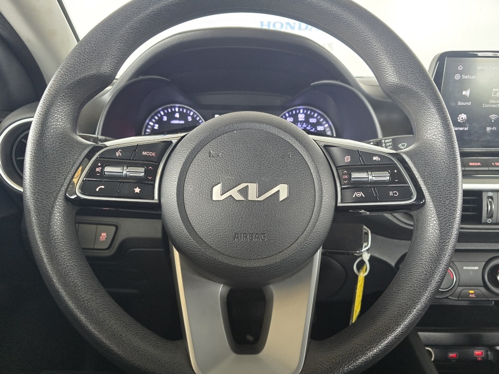 Thumbnail: 2024 Kia Forte - 24