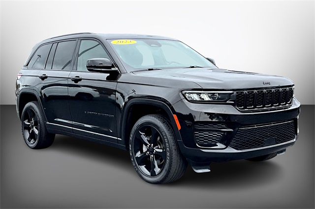 Used 2023 Jeep Grand Cherokee For Sale in Gloucester, MA