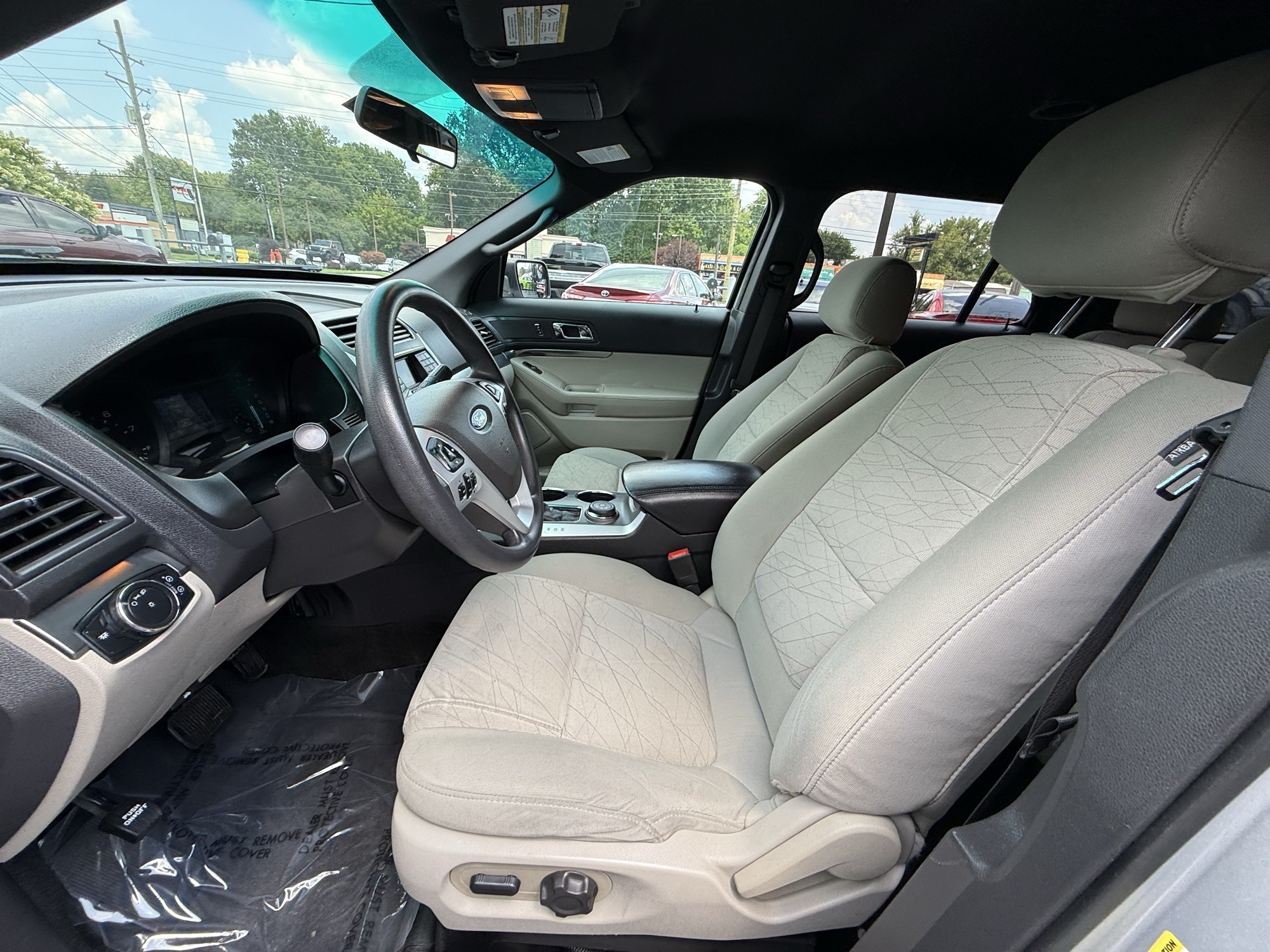 2013 Ford Explorer Base photo 9