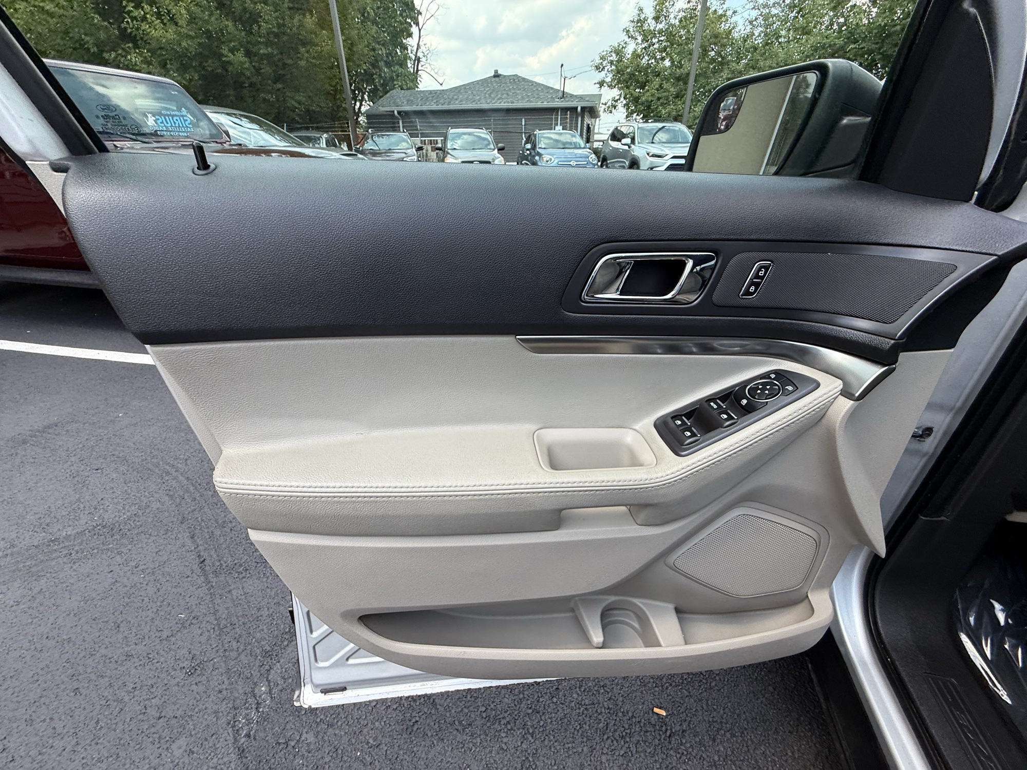 2013 Ford Explorer Base photo 10