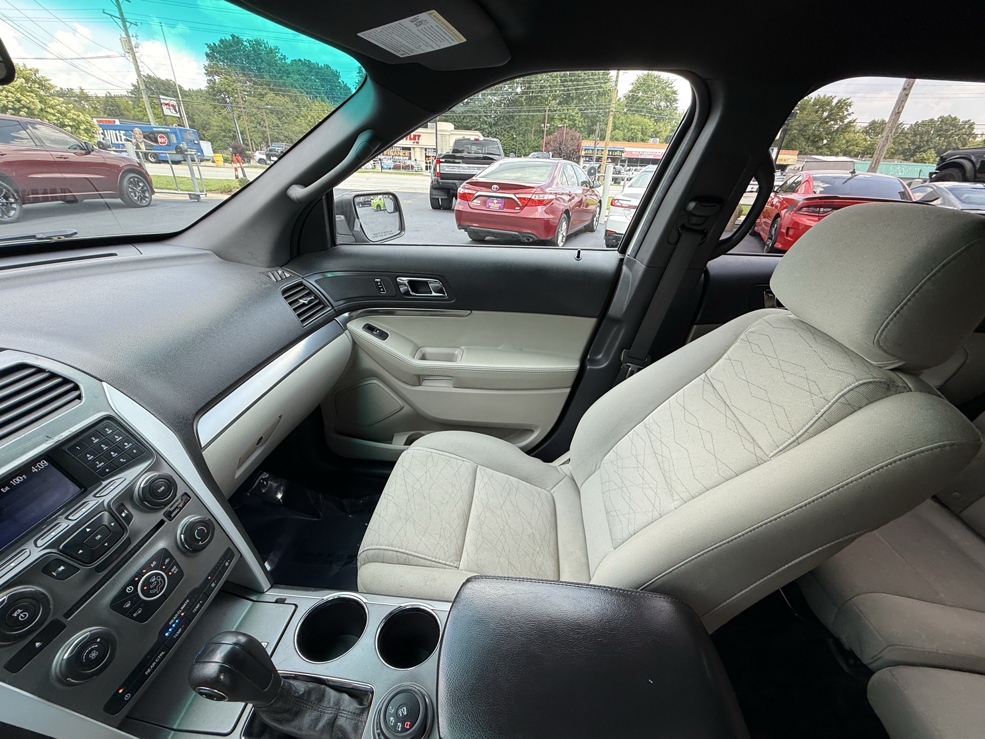 2013 Ford Explorer Base photo 13