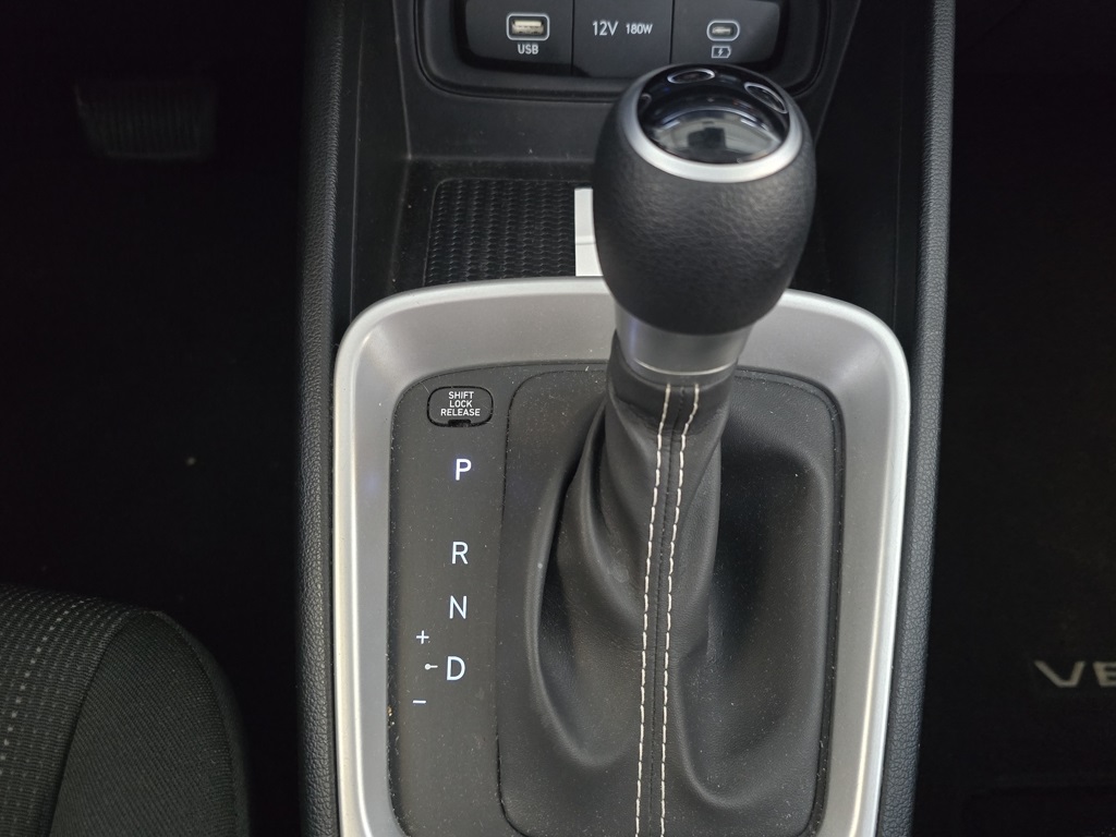 Thumbnail: 2023 Hyundai Venue - 10