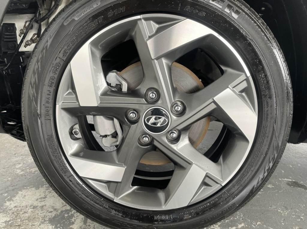 Thumbnail: 2023 Hyundai Venue - 28