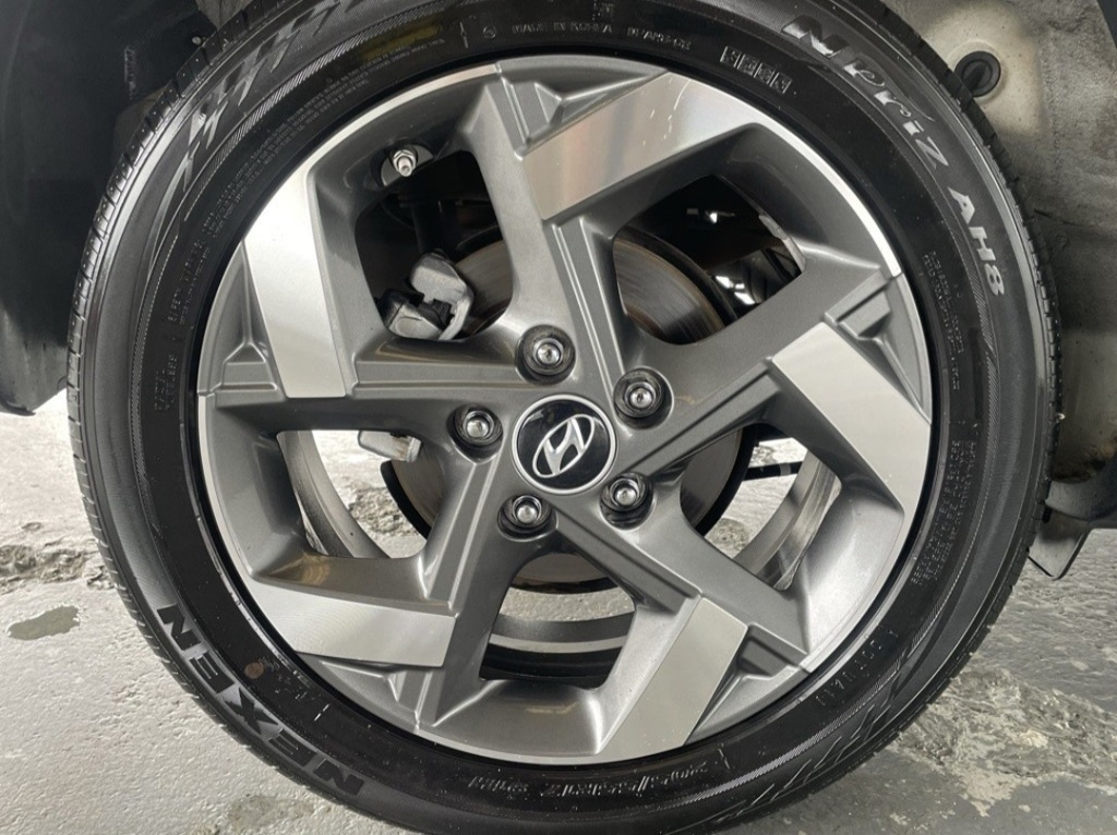 Thumbnail: 2023 Hyundai Venue - 30