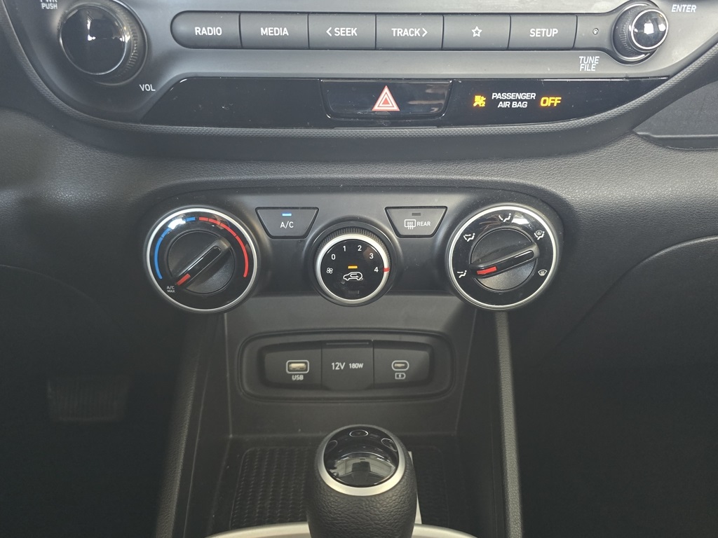 Thumbnail: 2023 Hyundai Venue - 9