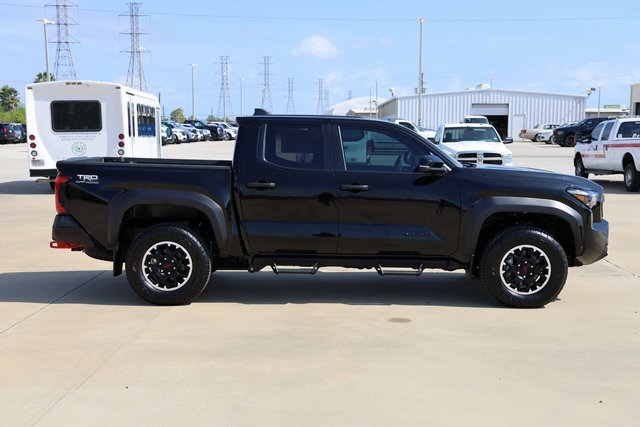 2024 Toyota Tacoma TRD Off-Road - 3