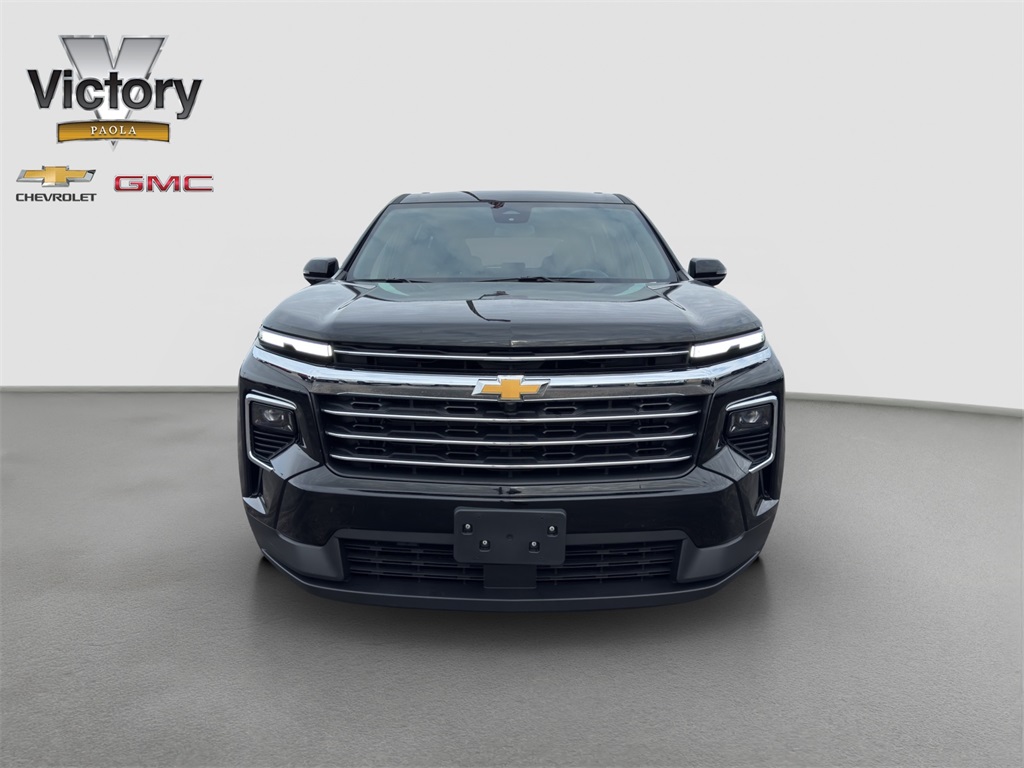 Used 2025 Chevrolet Traverse LT with VIN 1GNEVGRS8SJ120928 for sale in Kansas City