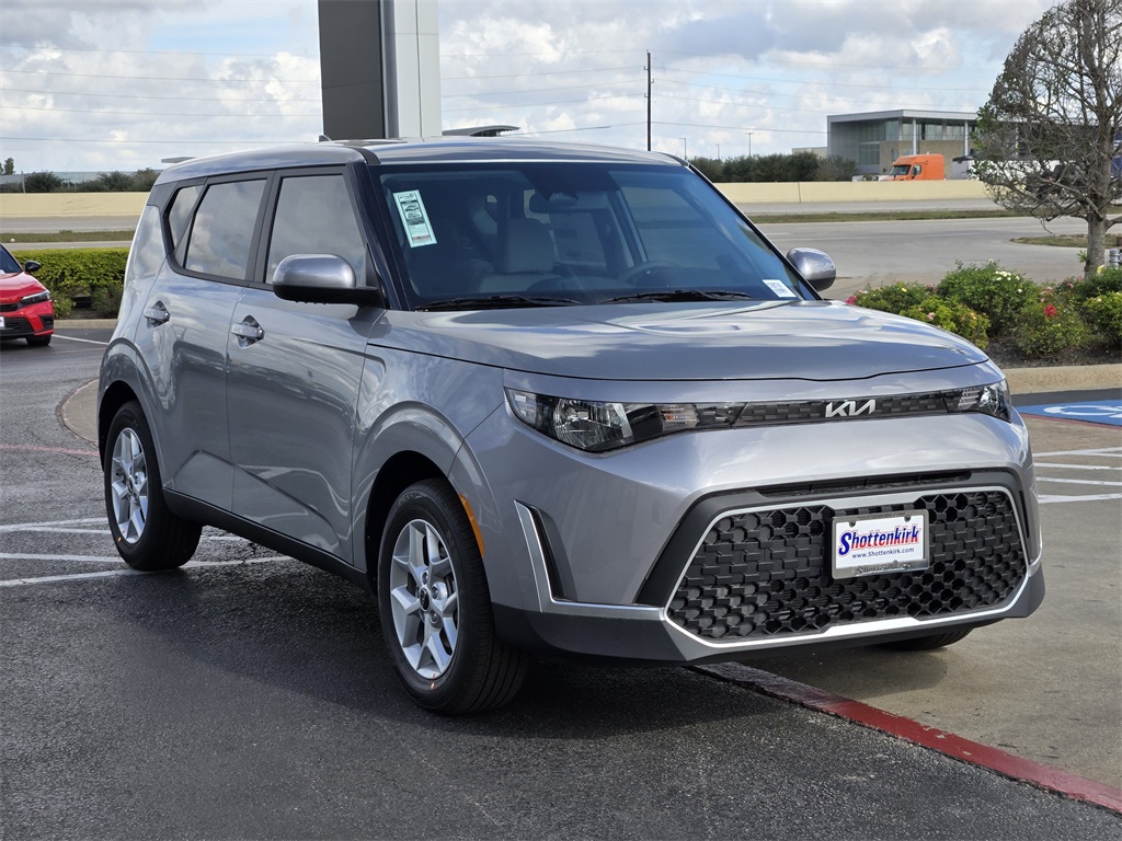 2025 Kia Soul LX Gray at Shottenkirk Kia Fort Bend
