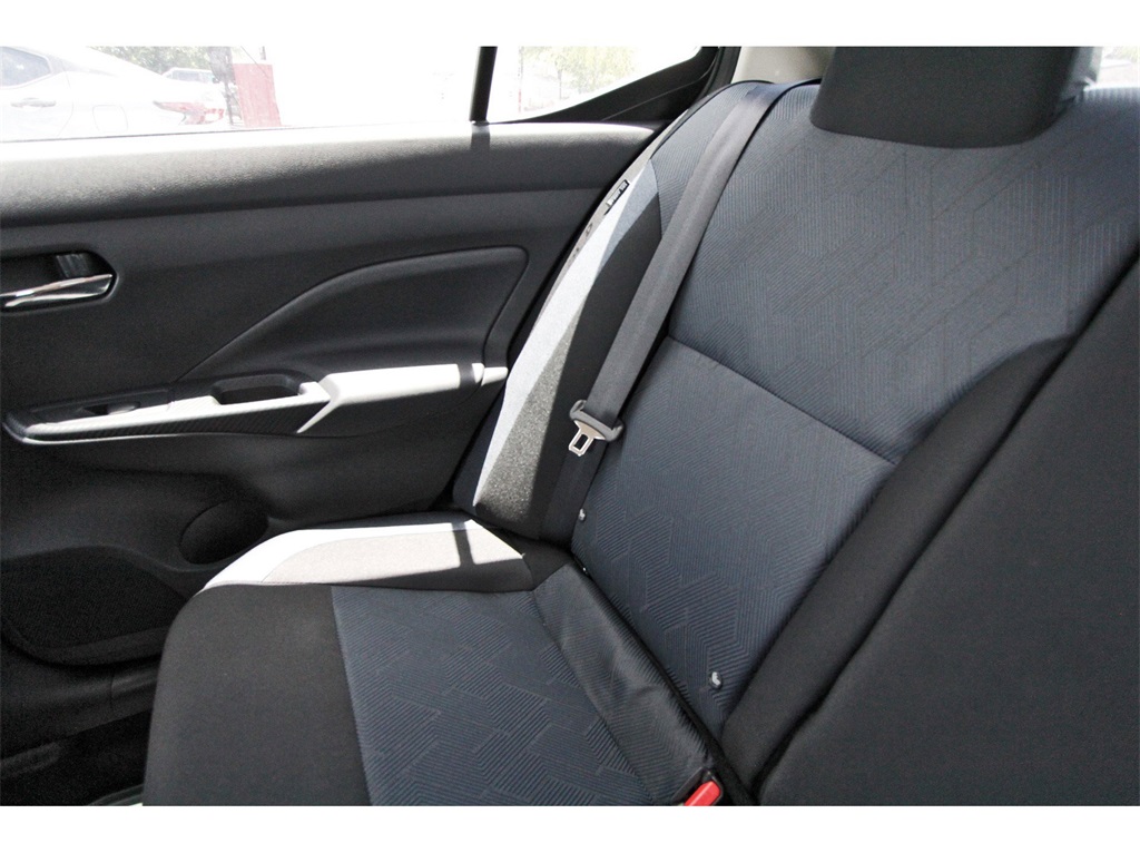 2025 Nissan Versa 1.6 SV - 10